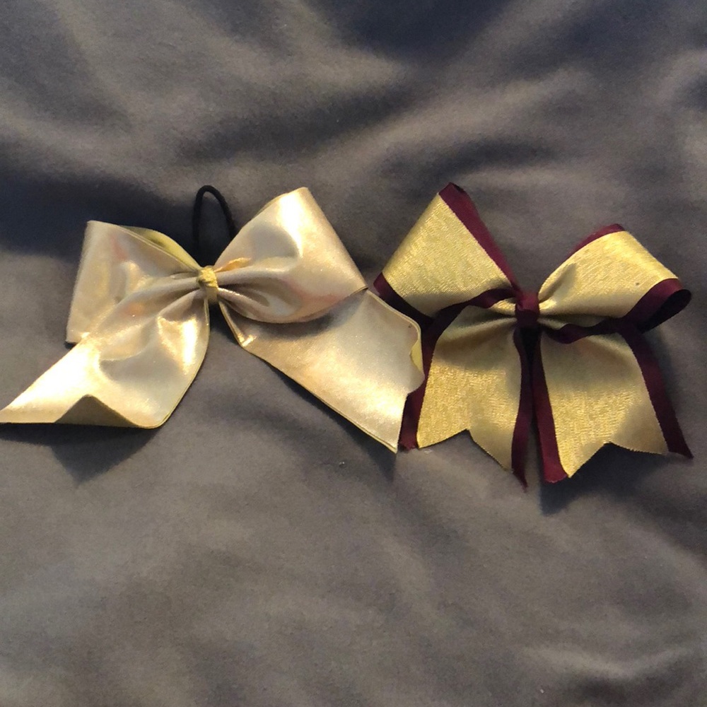 Set of two cheer bows